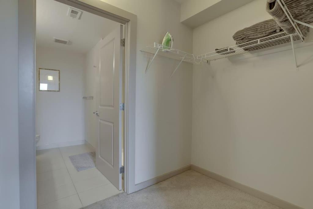 Wonderful 2Br Apartment At Crystal City Arlington Eksteriør bilde
